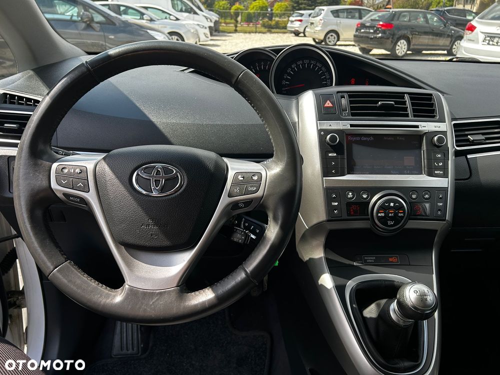 Toyota Verso 1.8 5-Sitzer Executive - 12