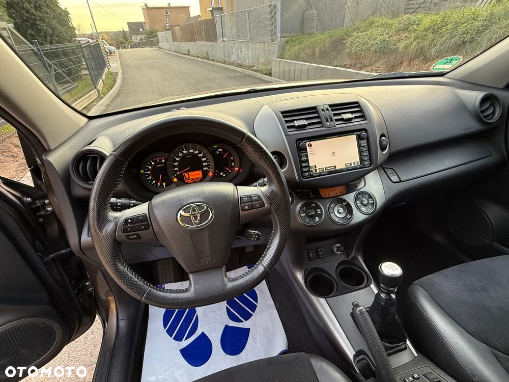 Toyota RAV4 2.0 VVT-i Premium - 28