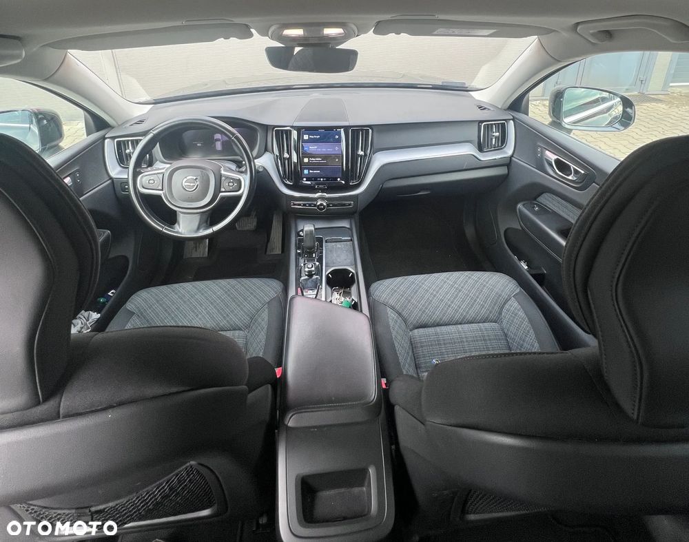 Volvo XC 60 D4 AWD Momentum - 4