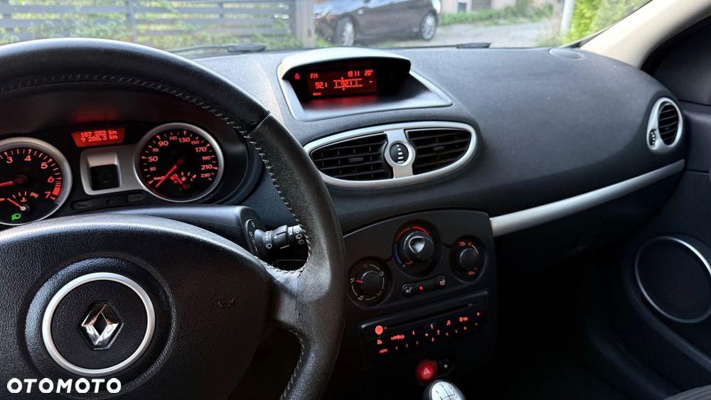 Renault Clio - 24