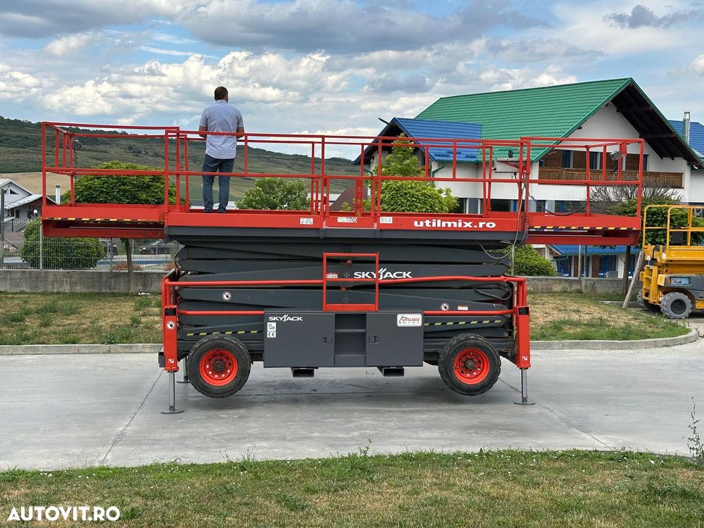 Skyjack SJ9250 RT - 8