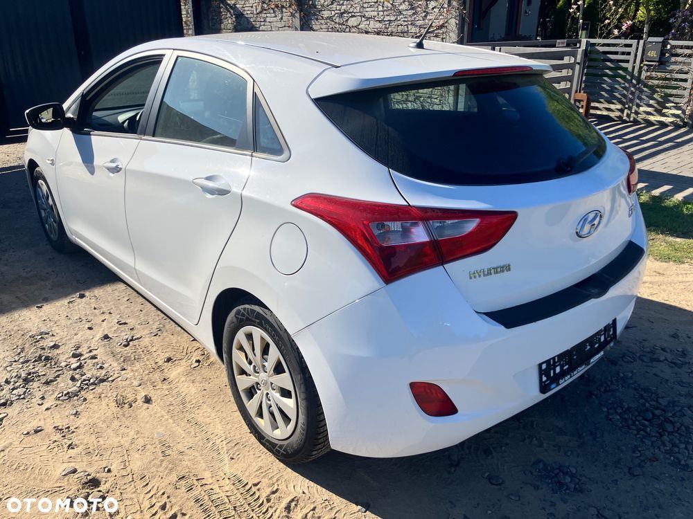 Hyundai i30 blue 1.6 CRDi Trend - 10