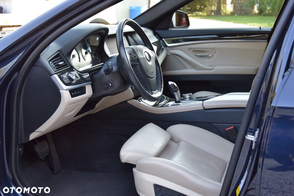 BMW Seria 5 535i Sport-Aut - 18