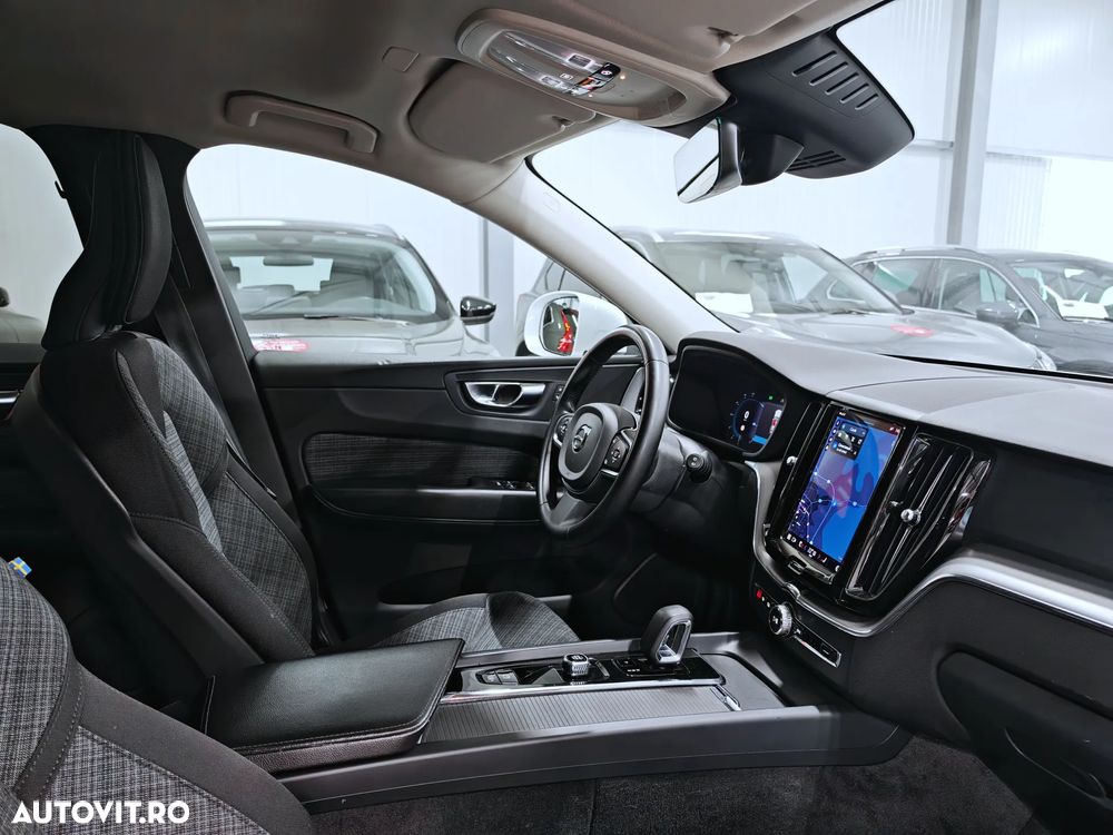 Volvo XC 60 B4 D AWD Core - 22