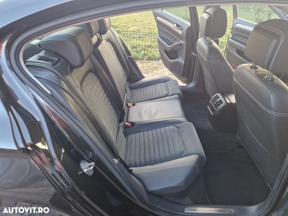 Volkswagen Passat 2.0 TDI DSG Highline - 20