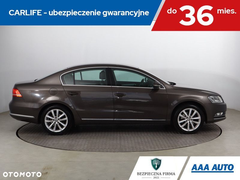 Volkswagen Passat - 8