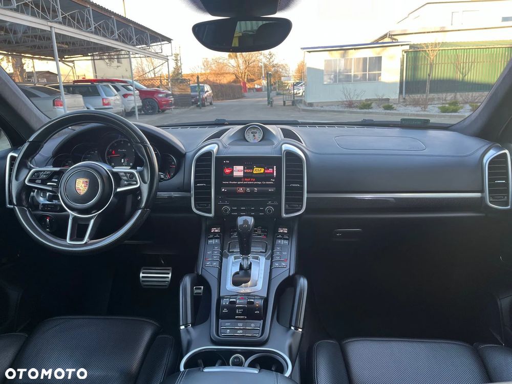 Porsche Cayenne Turbo - 13