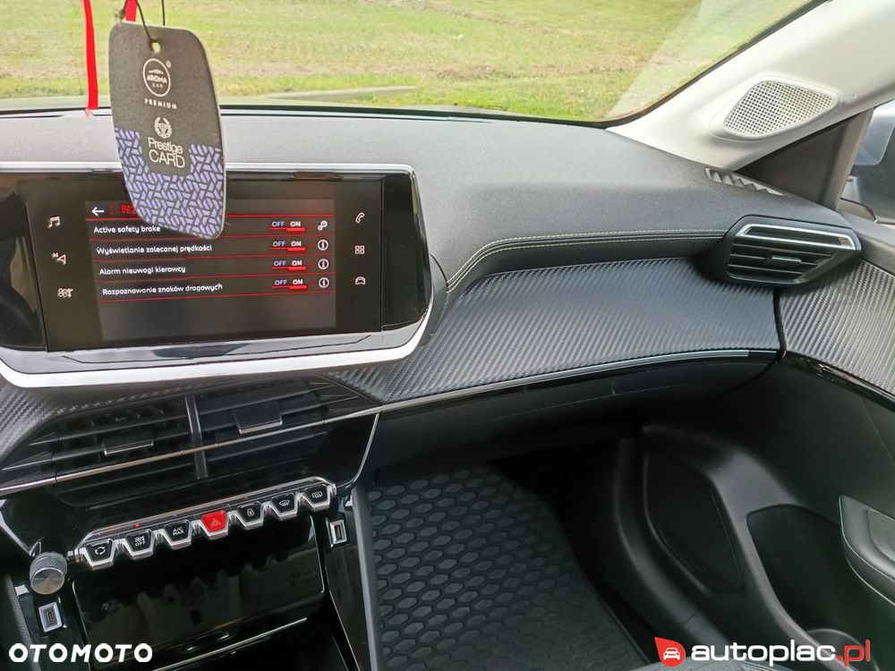 Peugeot 208 - 19