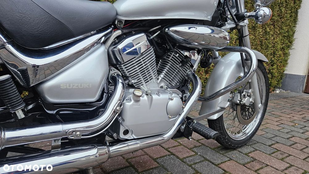 Suzuki Intruder - 5