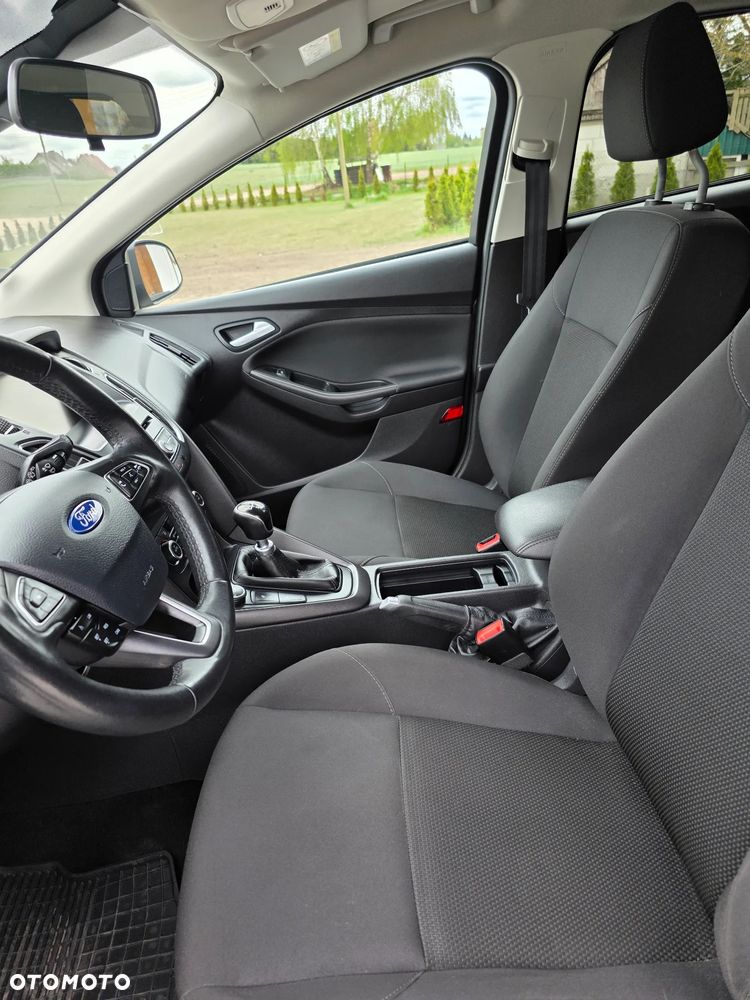 Ford Focus 1.0 EcoBoost Titanium - 28