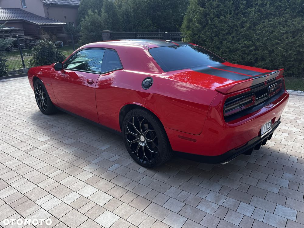 Dodge Challenger - 2
