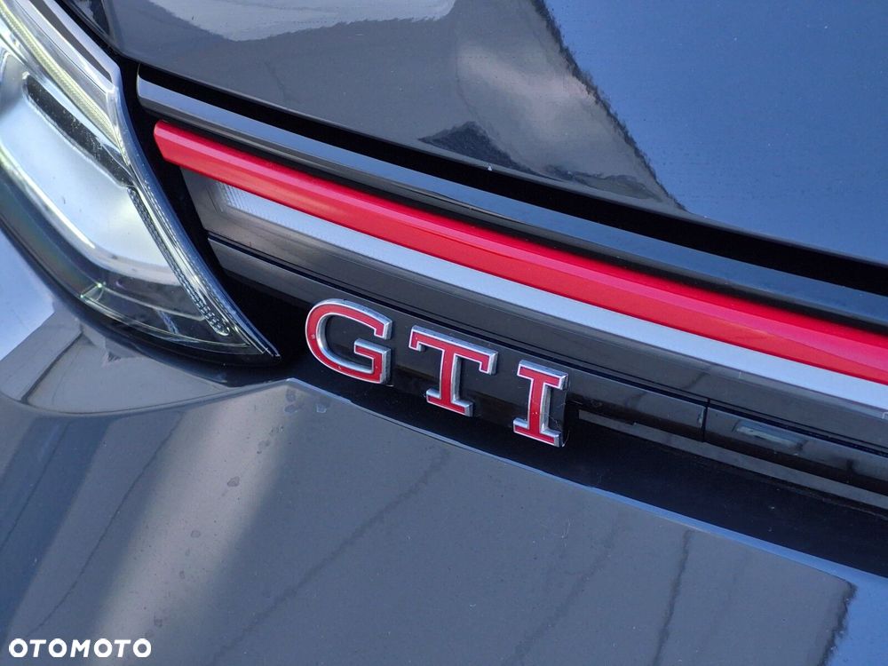 Volkswagen Golf - 9