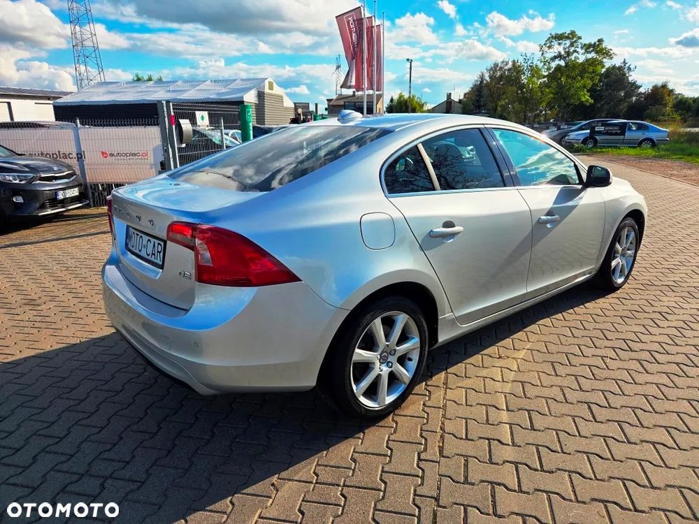 Volvo S60 D2 Drive-E Momentum - 8