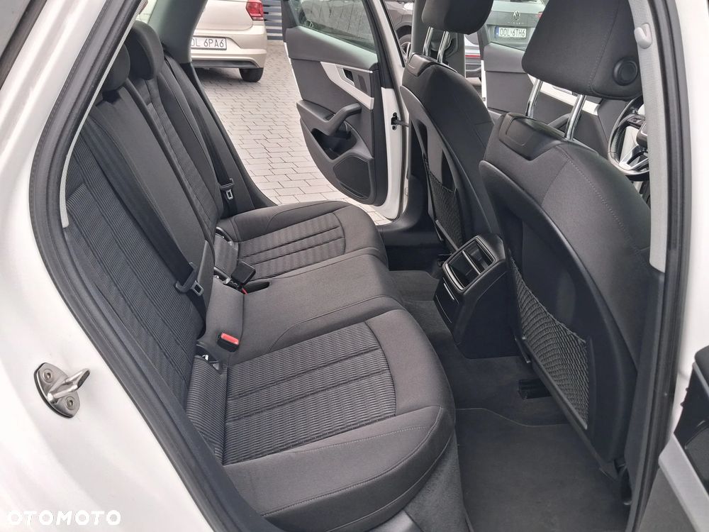 Audi A4 Avant 2.0 TDI - 10
