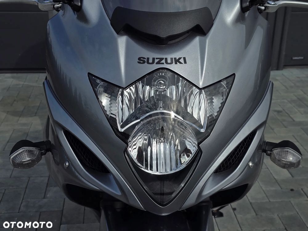 Suzuki GSX - 28