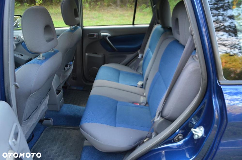 Toyota RAV4 2.0 D-4D 4x4 - 23