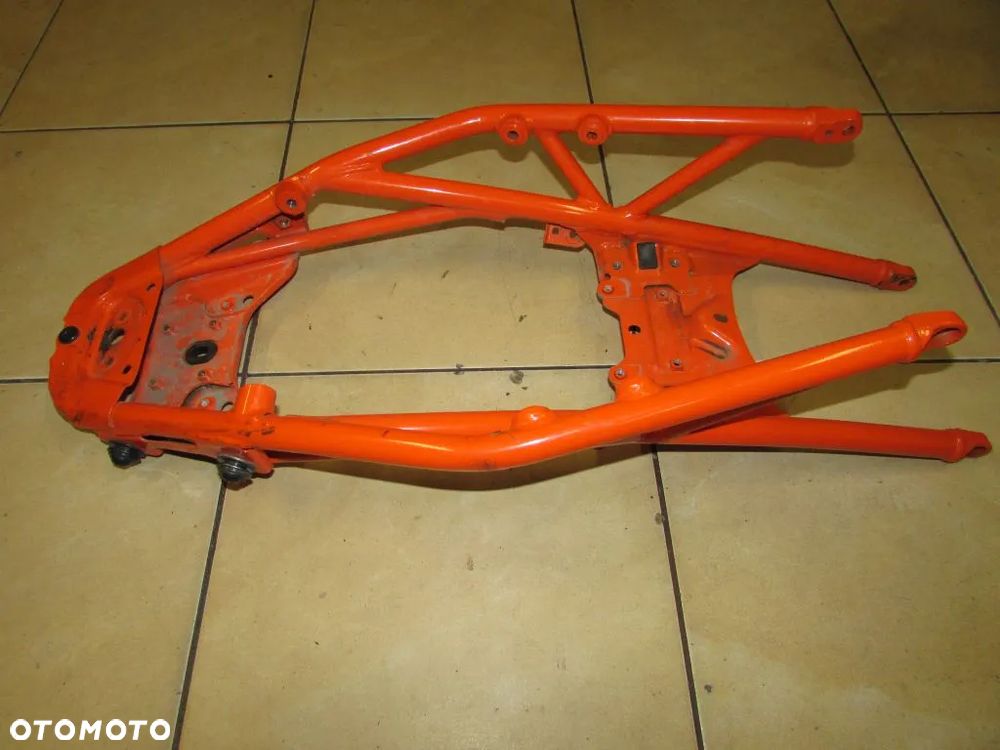 KTM Duke 125 17-23 stelaż rama tył - 2