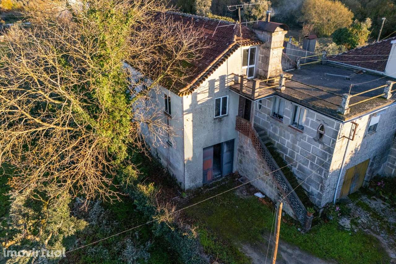 Moradia Geminada em Queirã | Boas Áreas | Privacidade | Para Renovar - Grande imagem: 4/54