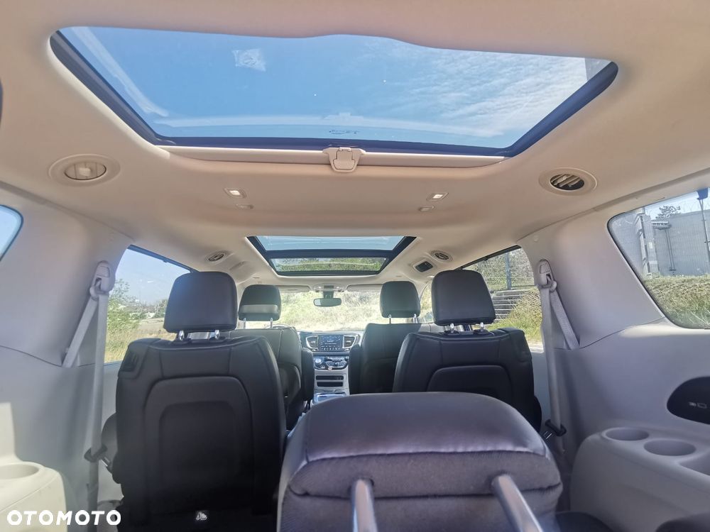 Chrysler Pacifica - 7
