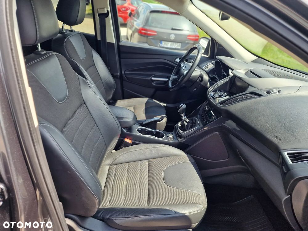 Ford Kuga 2.0 TDCi 4x4 Titanium - 26