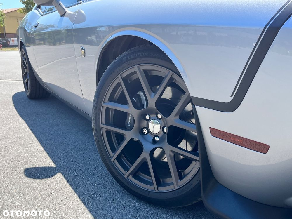 Dodge Challenger 6.4 Scat Pack - 8