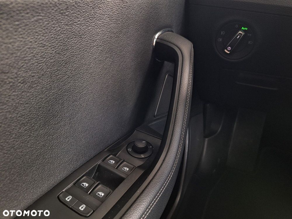 Skoda Superb 2.0 TDI SCR Style DSG - 40