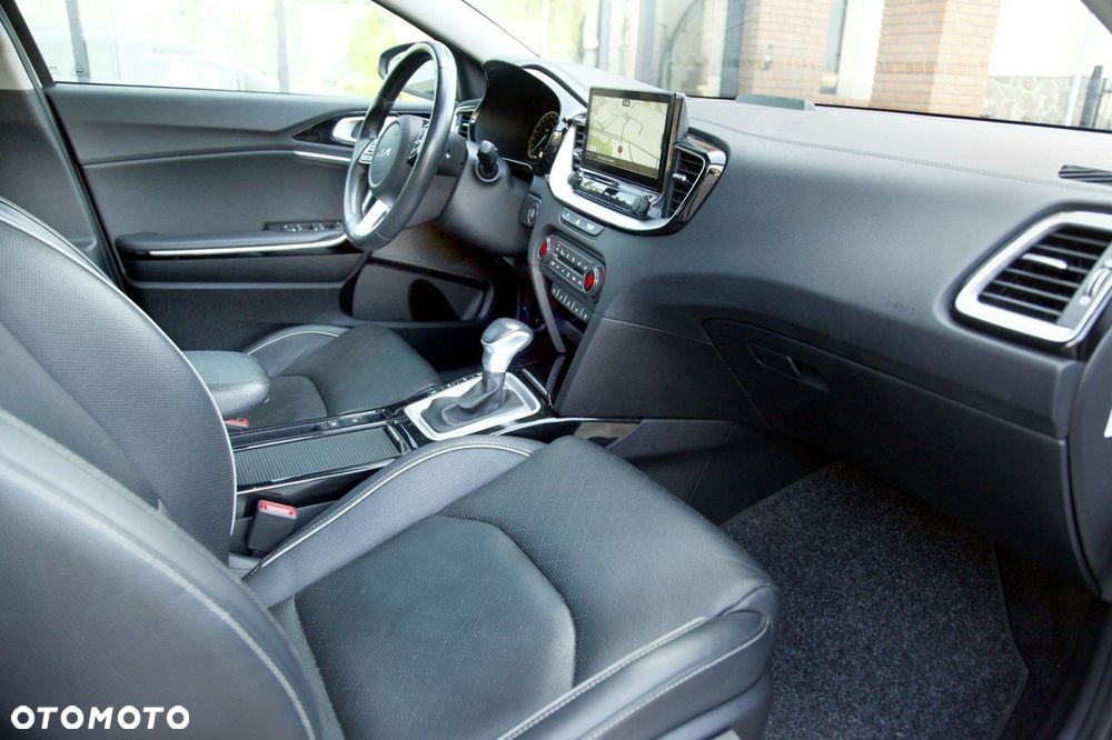 Kia XCeed - 12