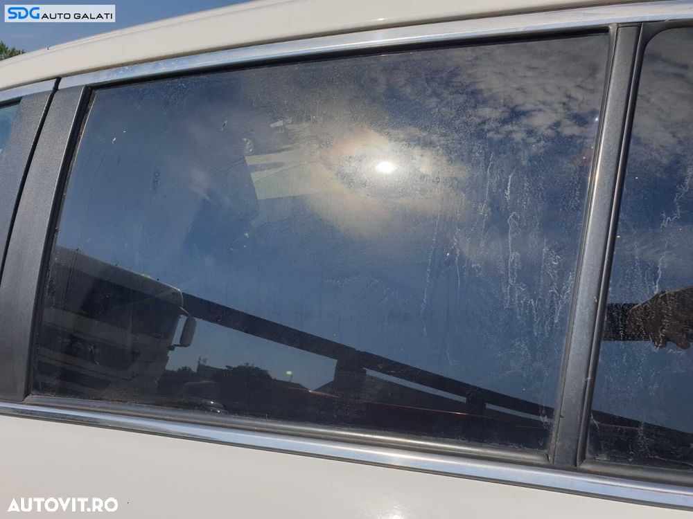 Geam Sticla Culisant de pe Usa Portiera Stanga Spate Toyota Avensis 3 Break Combi Facelift T27 2009 - 2018 - 1