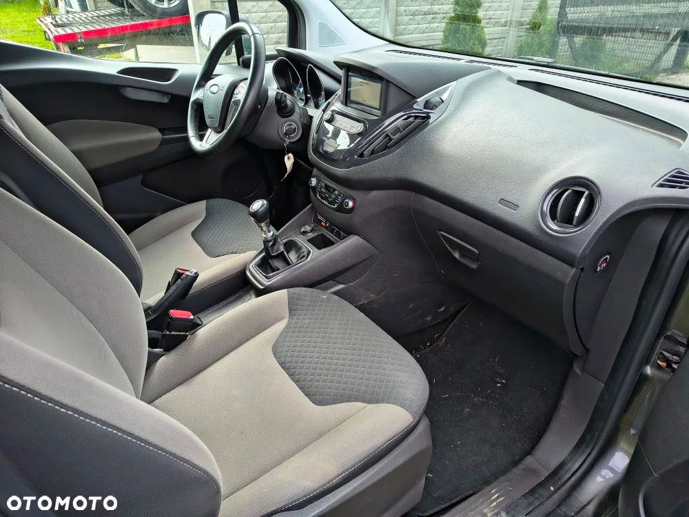 Ford Tourneo Courier - 16