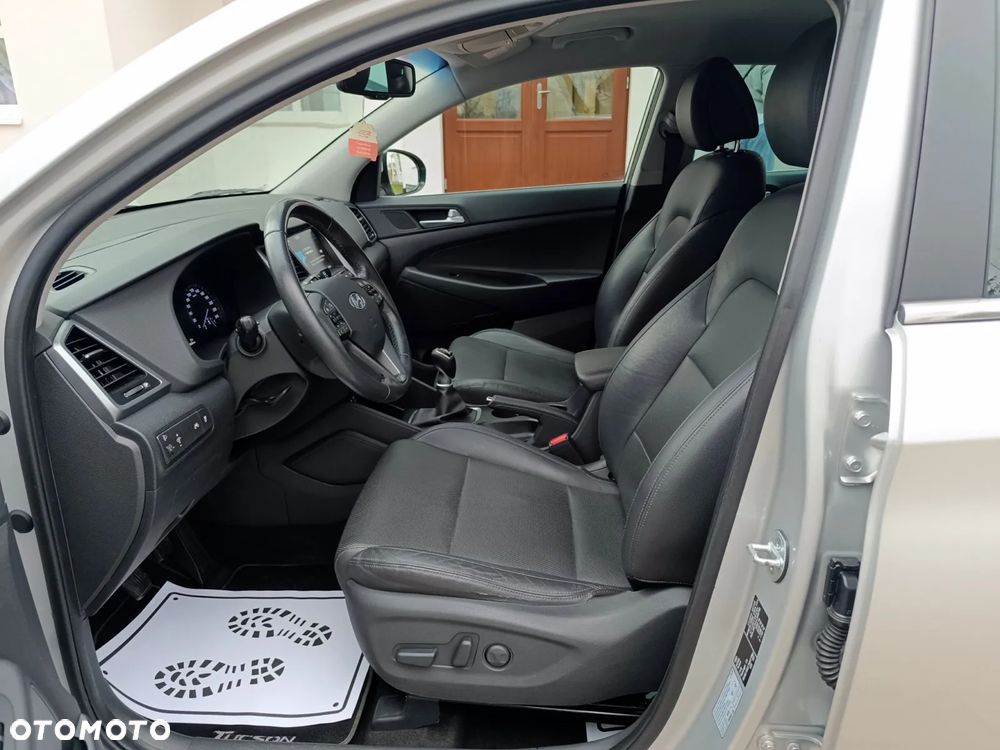 Hyundai Tucson 1.7 CRDI BlueDrive GO 2WD - 24