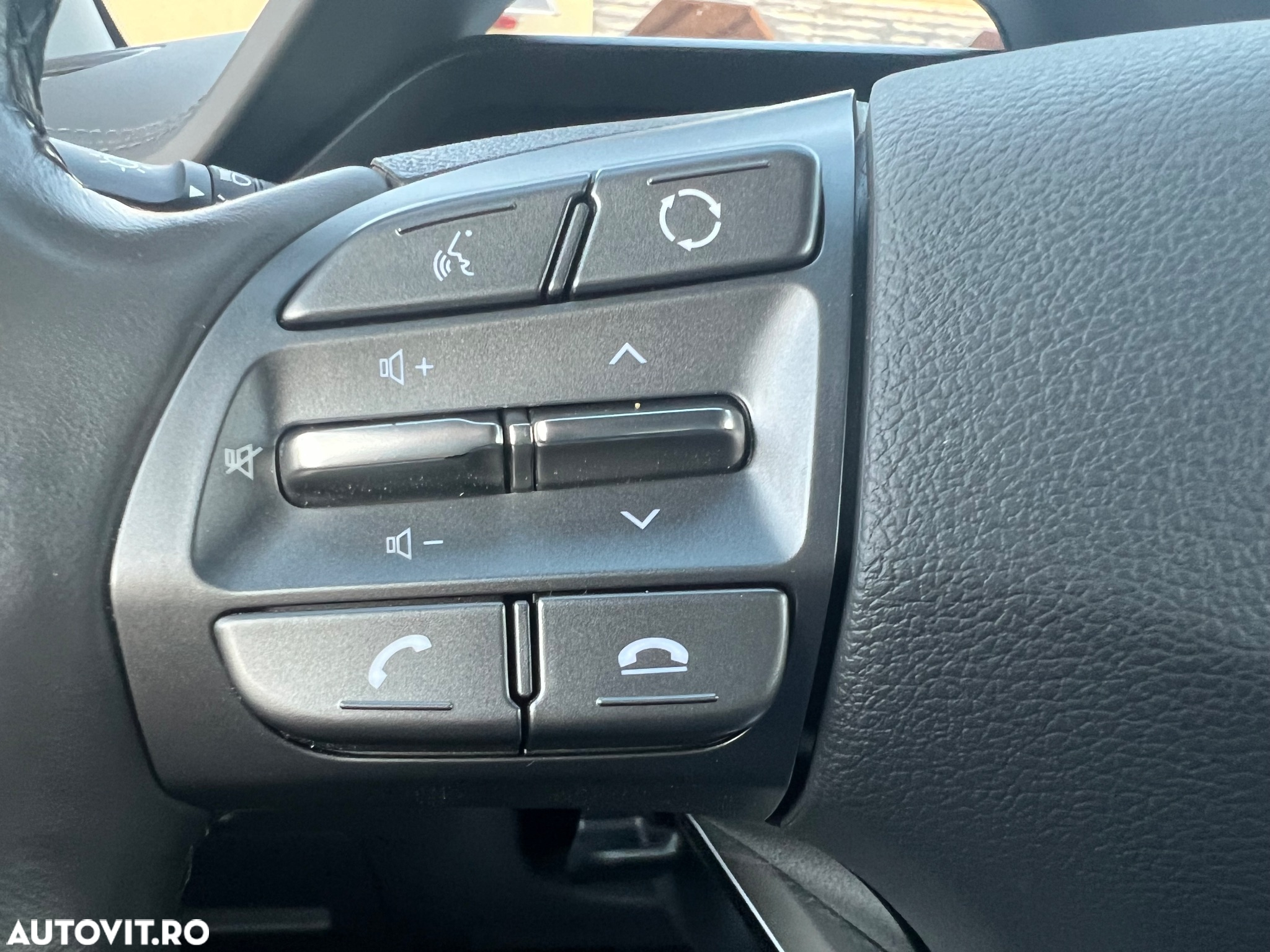 Hyundai IONIQ Plug-In Hybrid 1.6 141CP Exclusive - 28