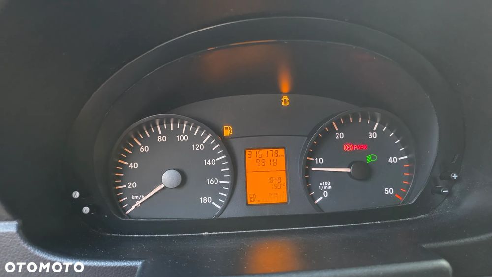 Mercedes-Benz Sprinter - 26