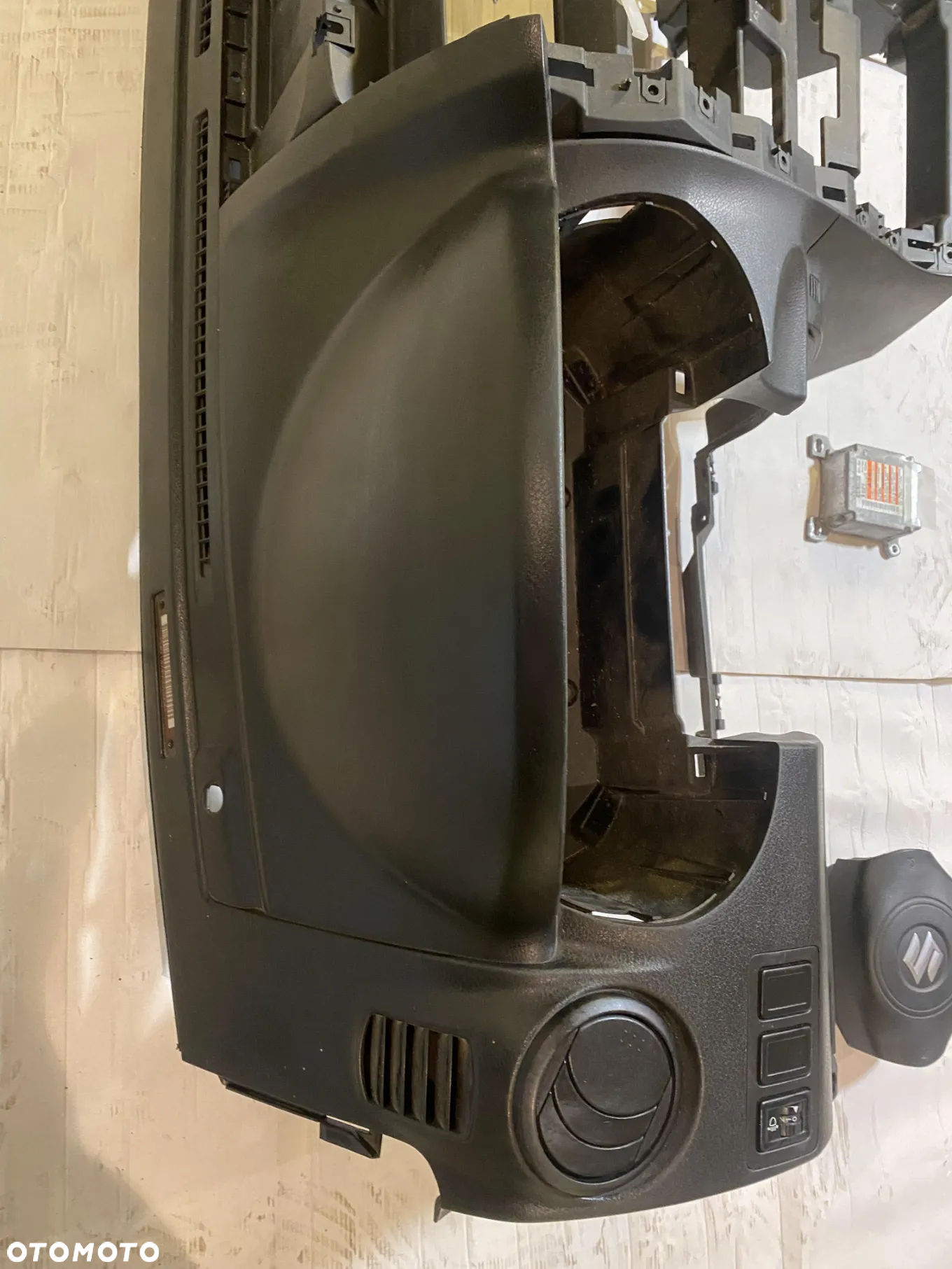 Deska rozdzielcza Suzuki Grand Vitara II 3d 2007r OE - 7