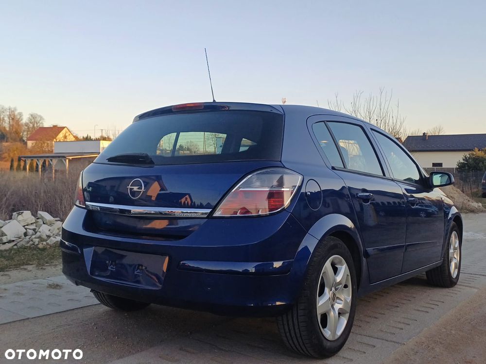 Opel Astra 1.6 Elegance Easytronic - 3