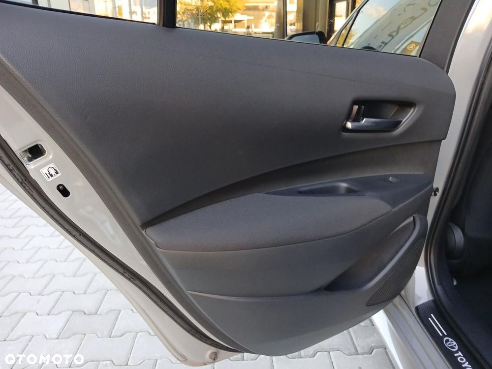 Toyota Corolla 1.8 Hybrid Comfort - 24