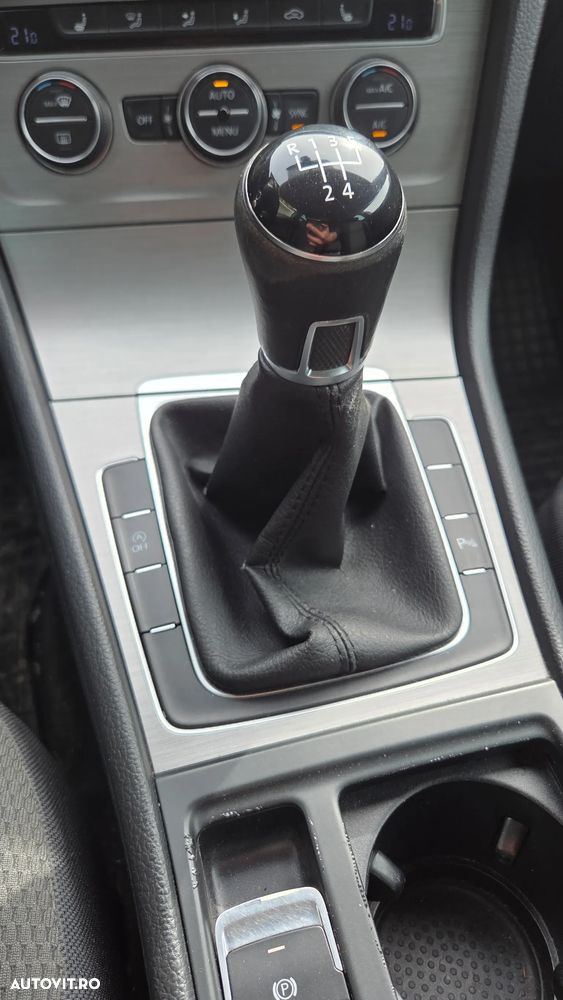 Volkswagen Golf 1.6 TDI BMT Comfortline - 13