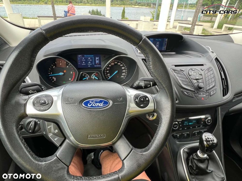 Ford Kuga - 24