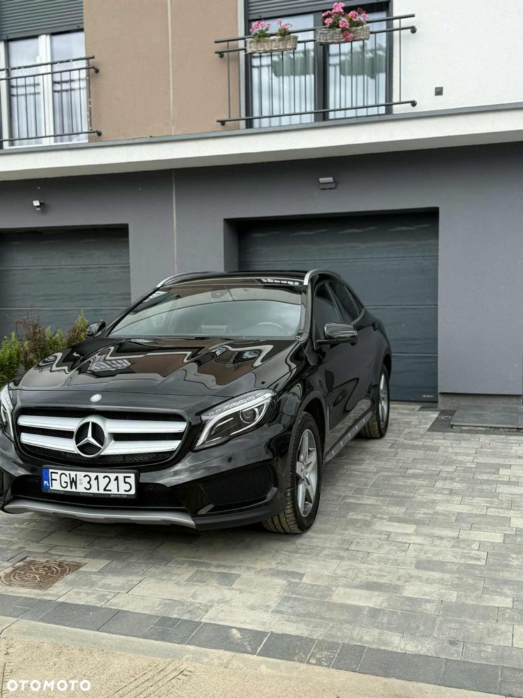 Mercedes-Benz GLA 250 7G-DCT AMG Line - 2