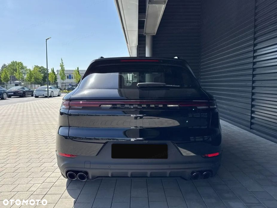 Porsche Cayenne Standard - 4