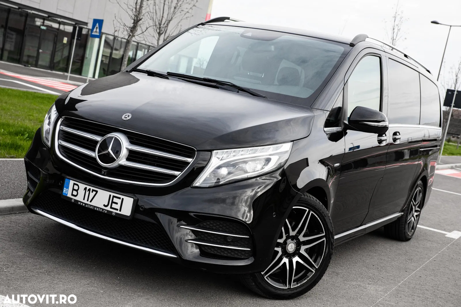 Mercedes-Benz V 250 (BlueTEC) d kompakt 4Matic 7G-TRONIC Avantgarde Edition - 3