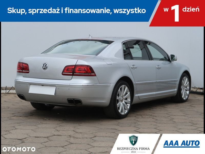 Volkswagen Phaeton - 7