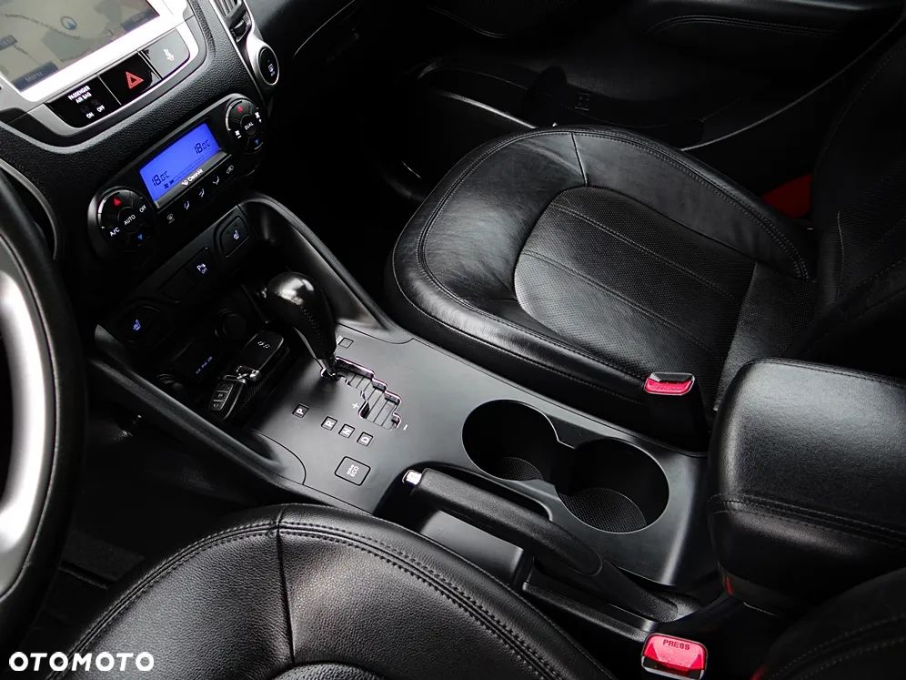 Hyundai ix35 2.0 CRDi 4WD Automatik Premium - 31