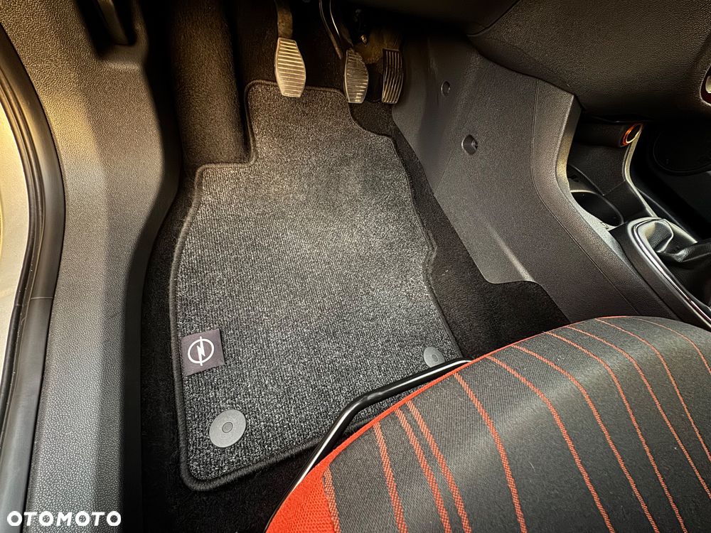 Opel Corsa 1.2 16V Cosmo - 21