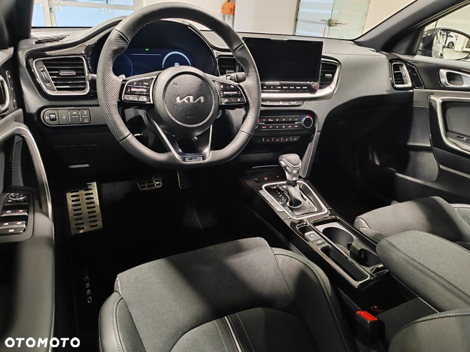 Kia XCeed - 11