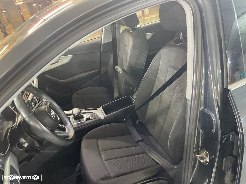 Audi A4 Avant 30 TDI S tronic - 5
