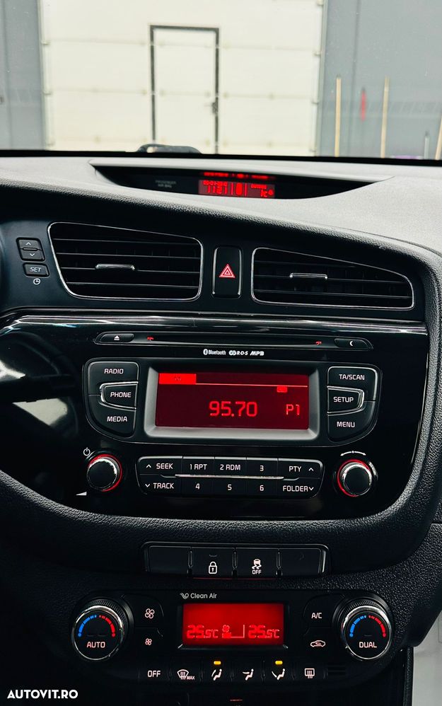 Kia Ceed 1.6 DSL CITY - 24