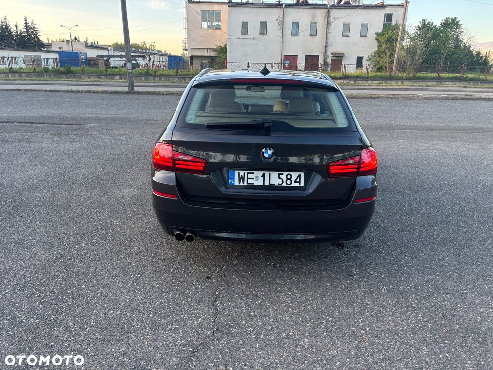 BMW Seria 5 528i xDrive - 4