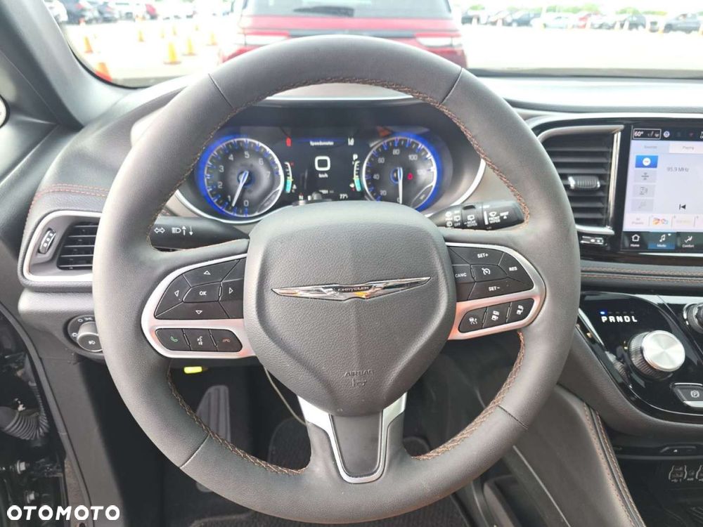 Chrysler Pacifica - 14