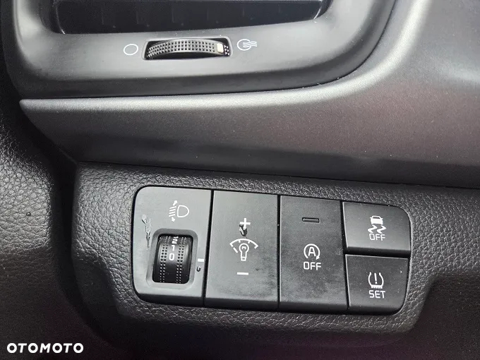 Kia Rio - 22
