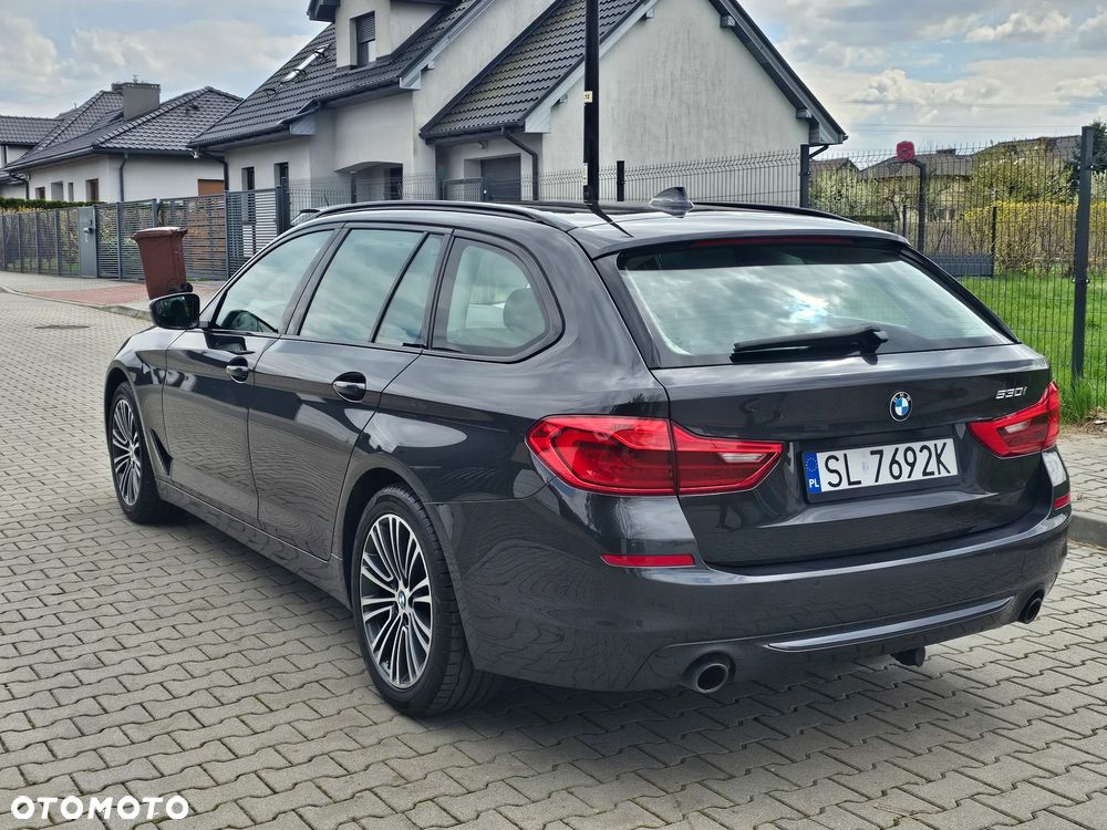 BMW Seria 5 530i Sport Line - 8